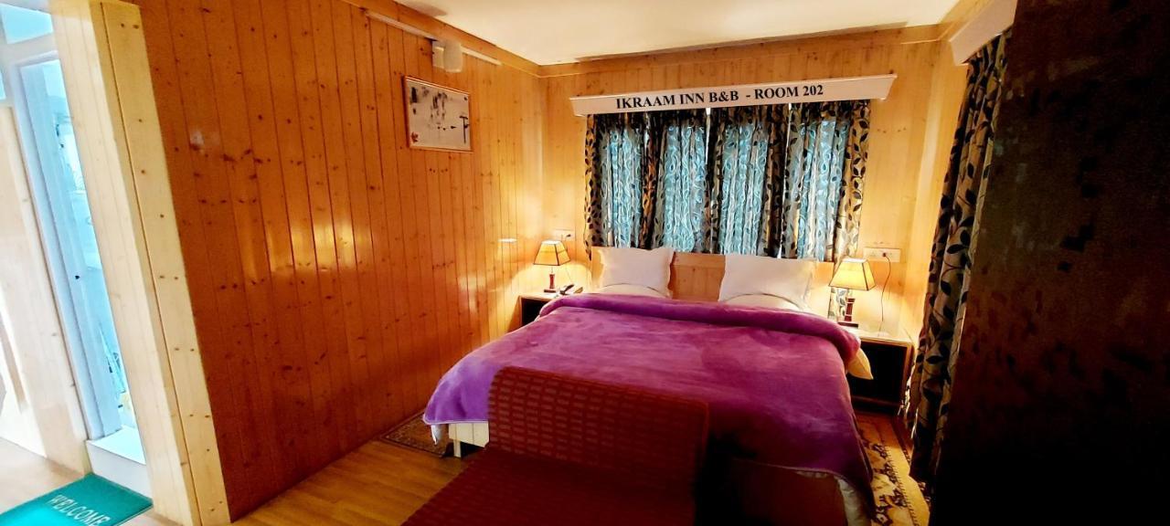 Ikraam Inn Bed&Breakfast Srinagar  Bagian luar foto