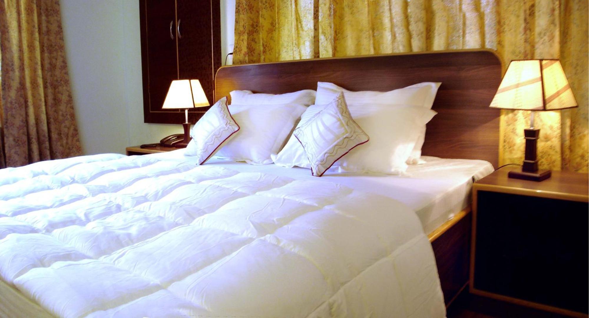 Ikraam Inn Bed&Breakfast Srinagar  Bagian luar foto
