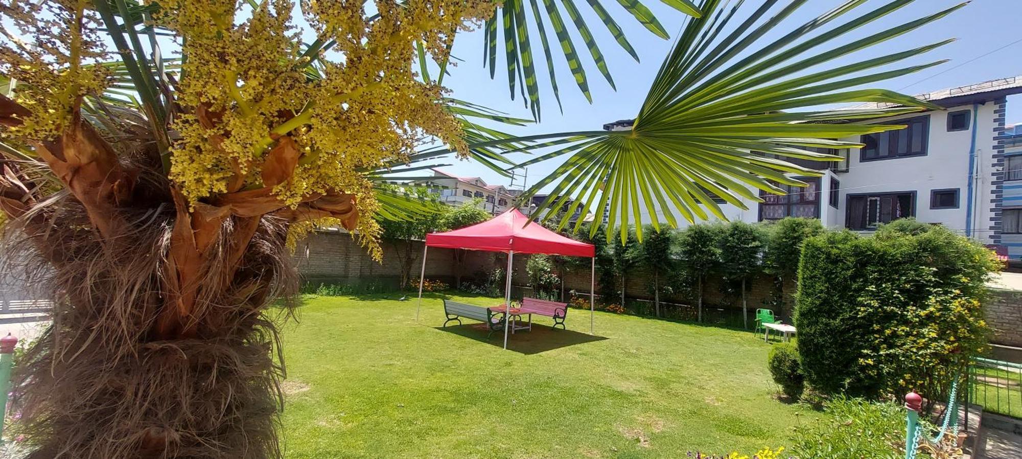 Ikraam Inn Bed&Breakfast Srinagar  Bagian luar foto