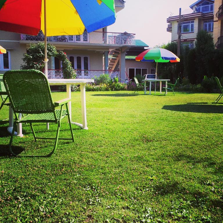 Ikraam Inn Bed&Breakfast Srinagar  Bagian luar foto