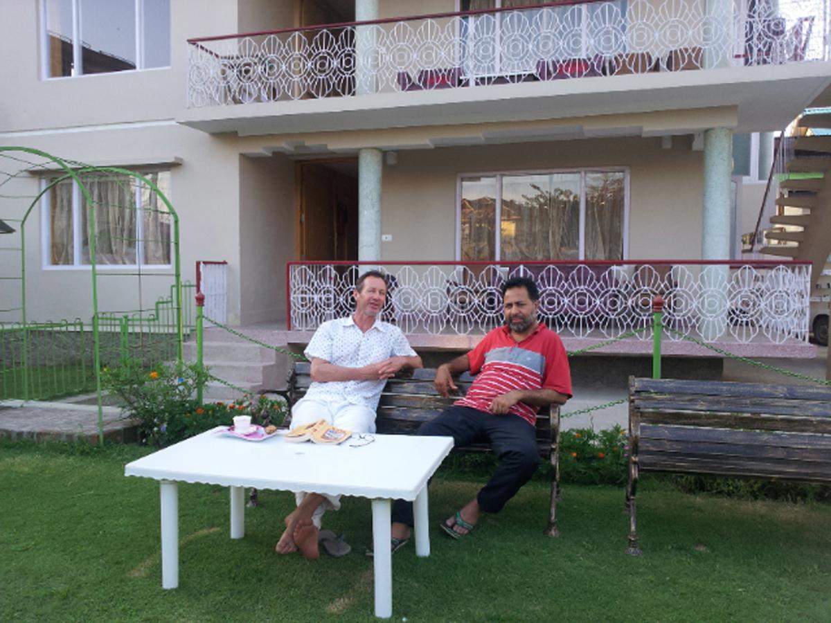 Ikraam Inn Bed&Breakfast Srinagar  Bagian luar foto